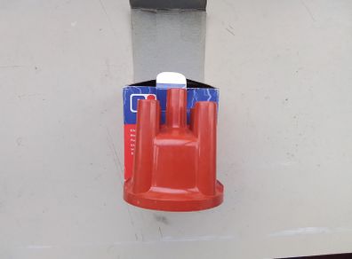 Skoda 105 Distributor Cap.