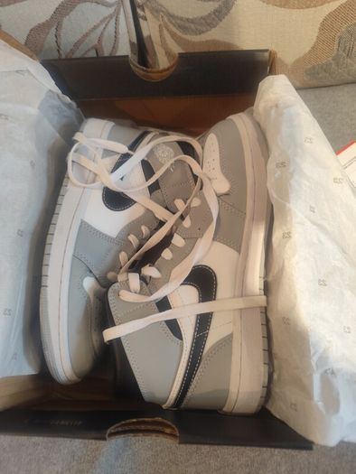 Air Jordan 1 Mid UK 5.5 EUR39