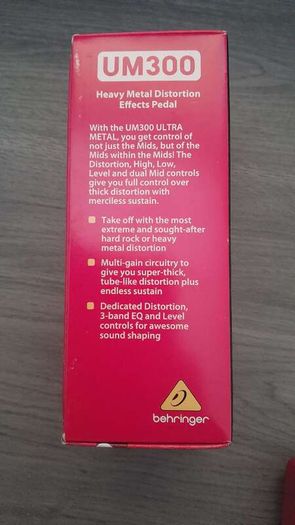Behringer HM300 + UM300 + SF300 Guitar Pedal Set