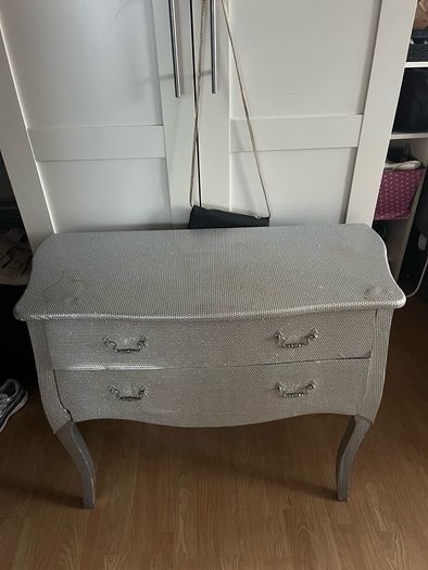 mirror and dressing table