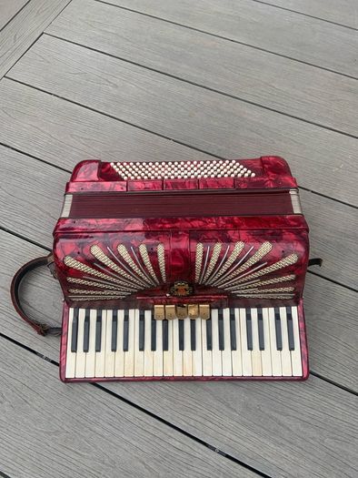 Royal Standard Accordion