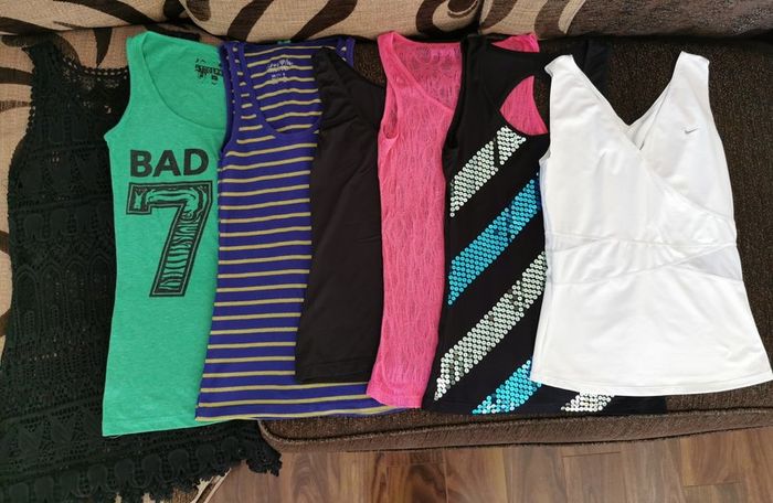 Women bundle (7 sleeveless tops) size S