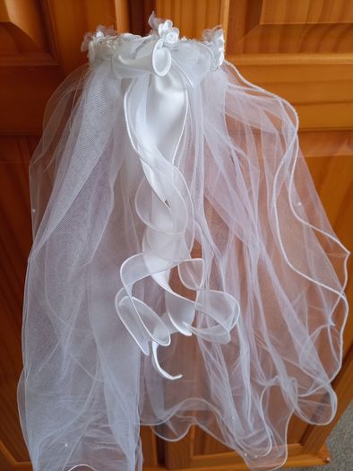 Communion dress, size 7-9 yrs