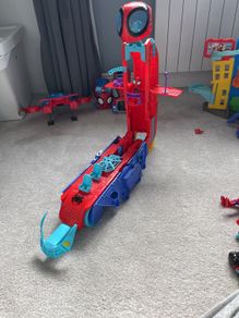 SPIDEY AND HIS AMAZING FRIENDS Marvel Spider Crawl-R 2-in-1 Headquarters Playset