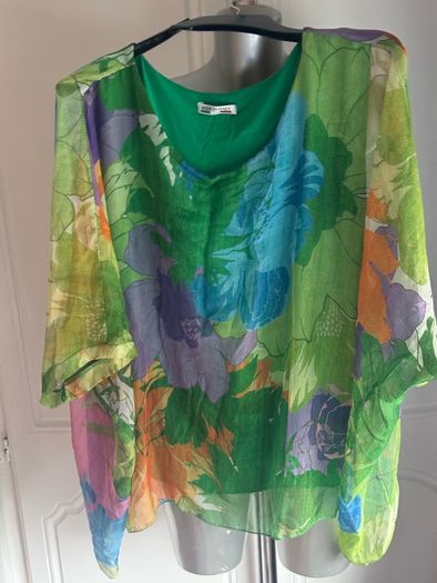 Lovely Italian one size summer top size UK16-20 EU 44-48 Postage included