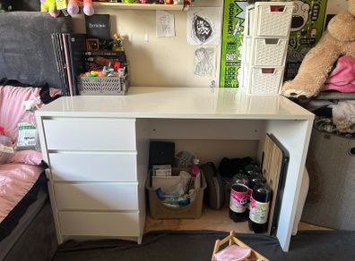 desk