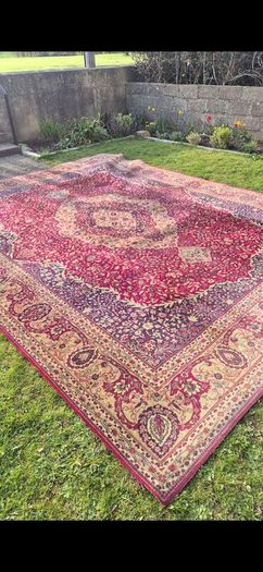 Beautiful vintage large wool rug