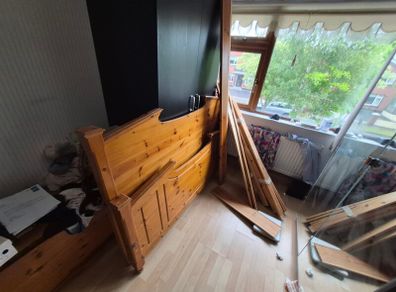 King Size Bed(5ft.6in)