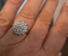 9kt gold ring, CZ