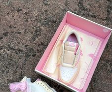 Air Jordan 1 Low x Travis Scott "Shy Pink"