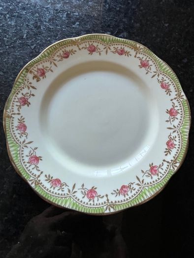6 Bone China Side Plates & 1 Small side plate