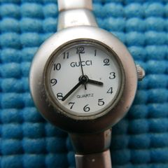 Vintage 1980's Gucci Bracelet Quartz Watch-works well