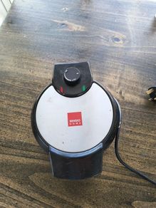 Waffle maker