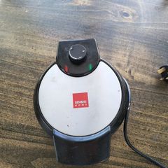 Waffle maker