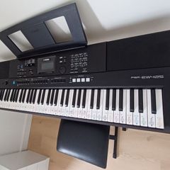 Yamaha  PSR-EW425 keyboard - Good as new