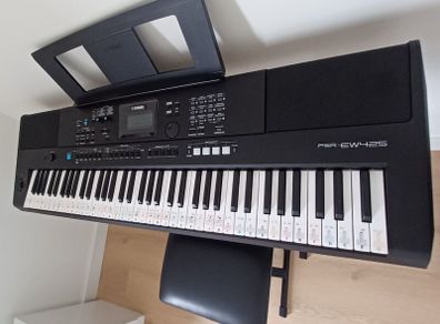Yamaha  PSR-EW425 keyboard - Good as new