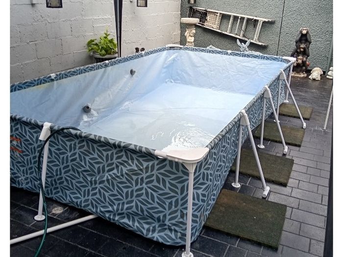swimming pool perfect condition