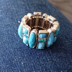 Lovely dressy ring