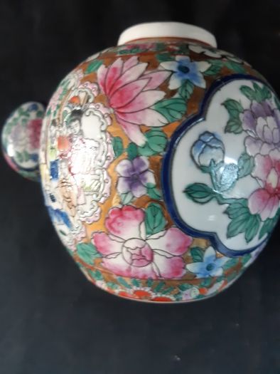Famille Rose Medalion Ginger Jar