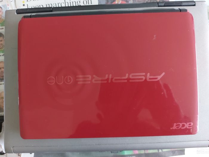 ACER Aspire One, Model D257, Intel Atom N455, 1.66GHz, 1 GB Ram, 250 GB HDD, Windows 7, 32 bit, firefox, Opera, Chrome