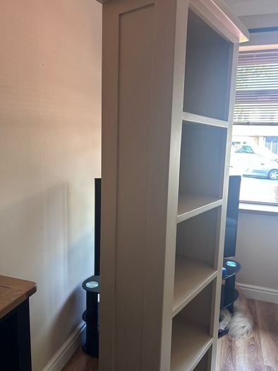 Tall bookcase/shelf unit