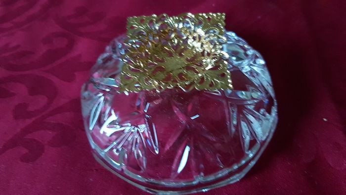 Killarney Crystal Cut Crystal Glass With Number 21 Lidded Jewelry Dish / Bowl With 22 Carat Gold Cover Handle and Footed Base Finishing Made In Ireland