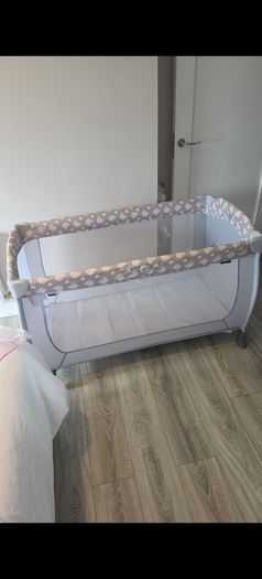 Hauck sleep and play travel cot