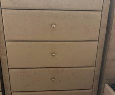 chest of drawers