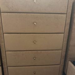 chest of drawers