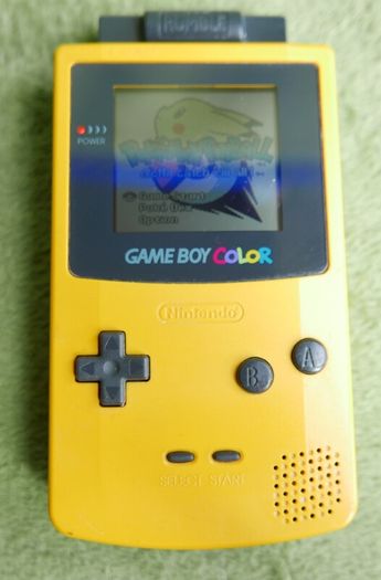 Nintendo Game Boy Color - Yellow , works well (for sale without the game)