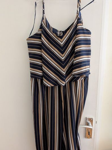 Atmosphere Flattering Jumpsuit (UK 16 / EUR 44)
