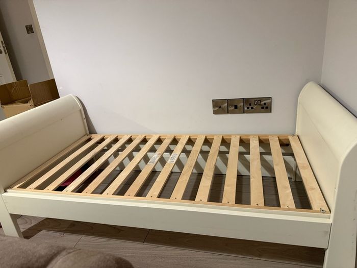 mama&papas Cot bed