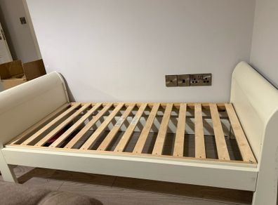 mama&papas Cot bed