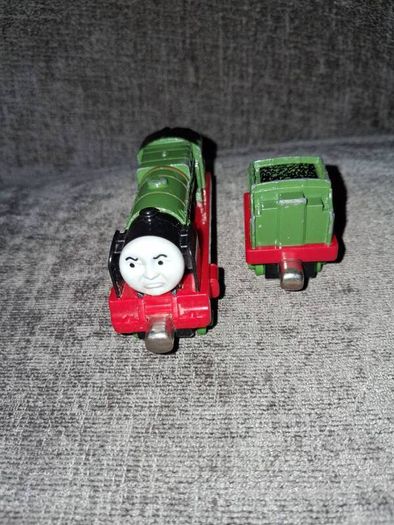 x10 Bundle - Thomas Tank Engines Friends - Diecast Metal Magnetic Take N Play Train Engines - Open To Offers!!