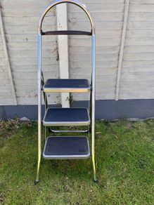 Folding Step Ladder