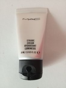 Mac Strobe Cream Hydrant ant Lumineux