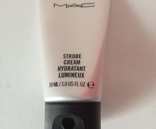 Mac Strobe Cream Hydrant ant Lumineux
