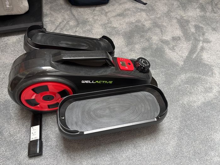 Mini Under-Desk Elliptical Stepper - Magnetic Tension 1-8 - With Monitor