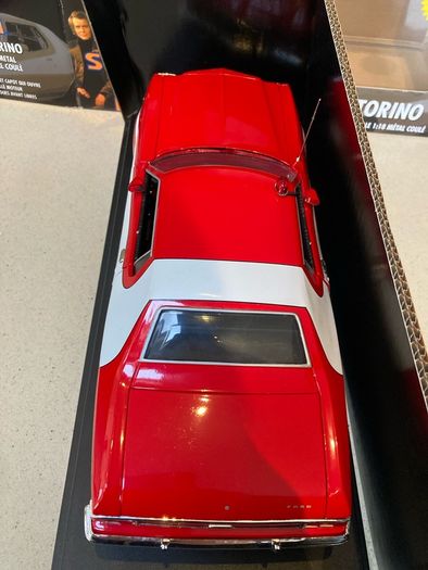 Ford Gran Torino Scale 1/18 Starsky & Hutch 2