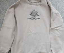 boy's jumper. Age 7/8.