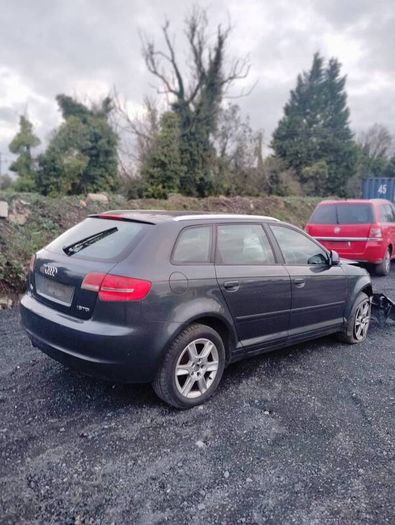 Breaking Audi A3 2011 1.6tdi cay lub lz7h