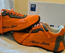 Mens runners Moise Kean
