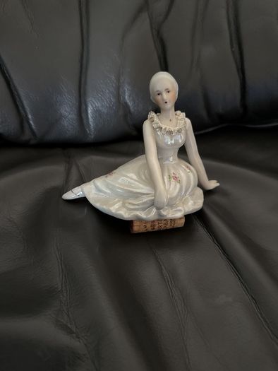 Royal Doulton The Ballerina porcelain figurine "Summer Rose