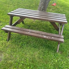 picnic table