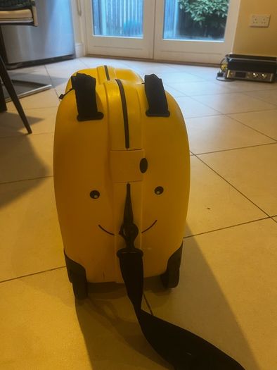 Kids suitcase