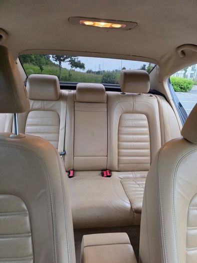 Volkswagen Passat Petrol Top-spec Highline 1.4