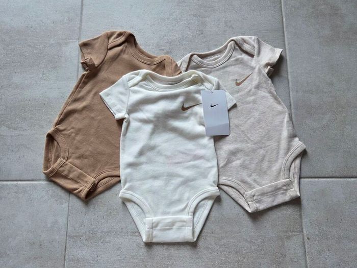 3m, Nike Baby Vests