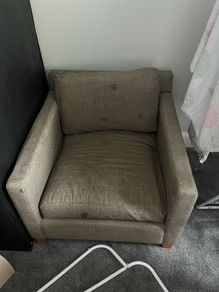 chair some stains but very comfortable and good condition