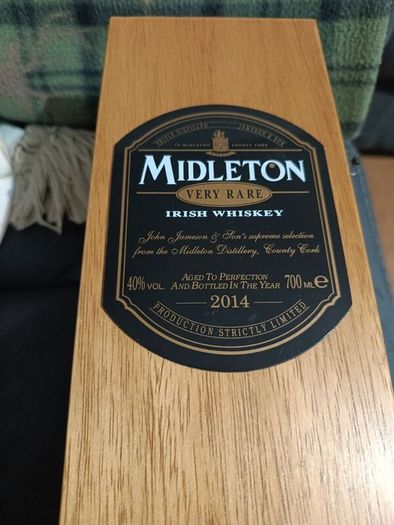 Empty Midleton Very Rare 2014 Wooden Box + Original Certificate & Invitation
