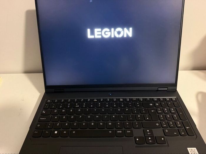 Lenovo Legion Pro 7i Gen 8  i9-13900HX / RTX 4080